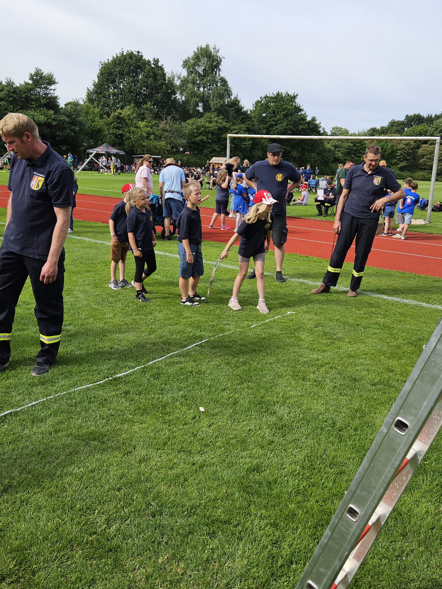 Jugendfeuerwehr%202025-07-05%20Kinderfeuerwehr%20Besuch%20im%20Zeltlager%20%281%29